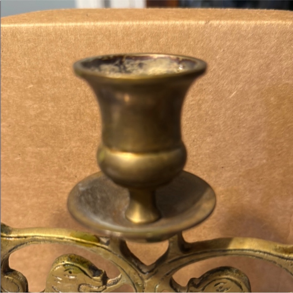 Elegant Brass Candelabra with Lion Design - Picture 4 of 7
